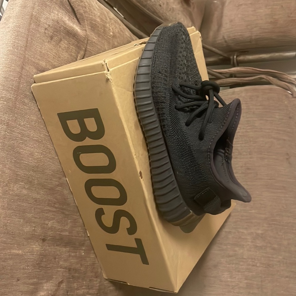 Yeezys brand new mint condition never worn